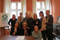 Powyżej grupa w komplecie